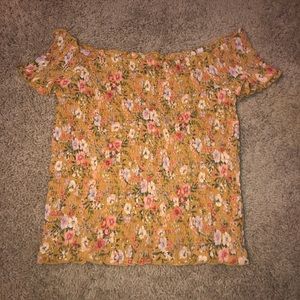 ✨NEW WITH TAGS ✨AEO off the shoulder top